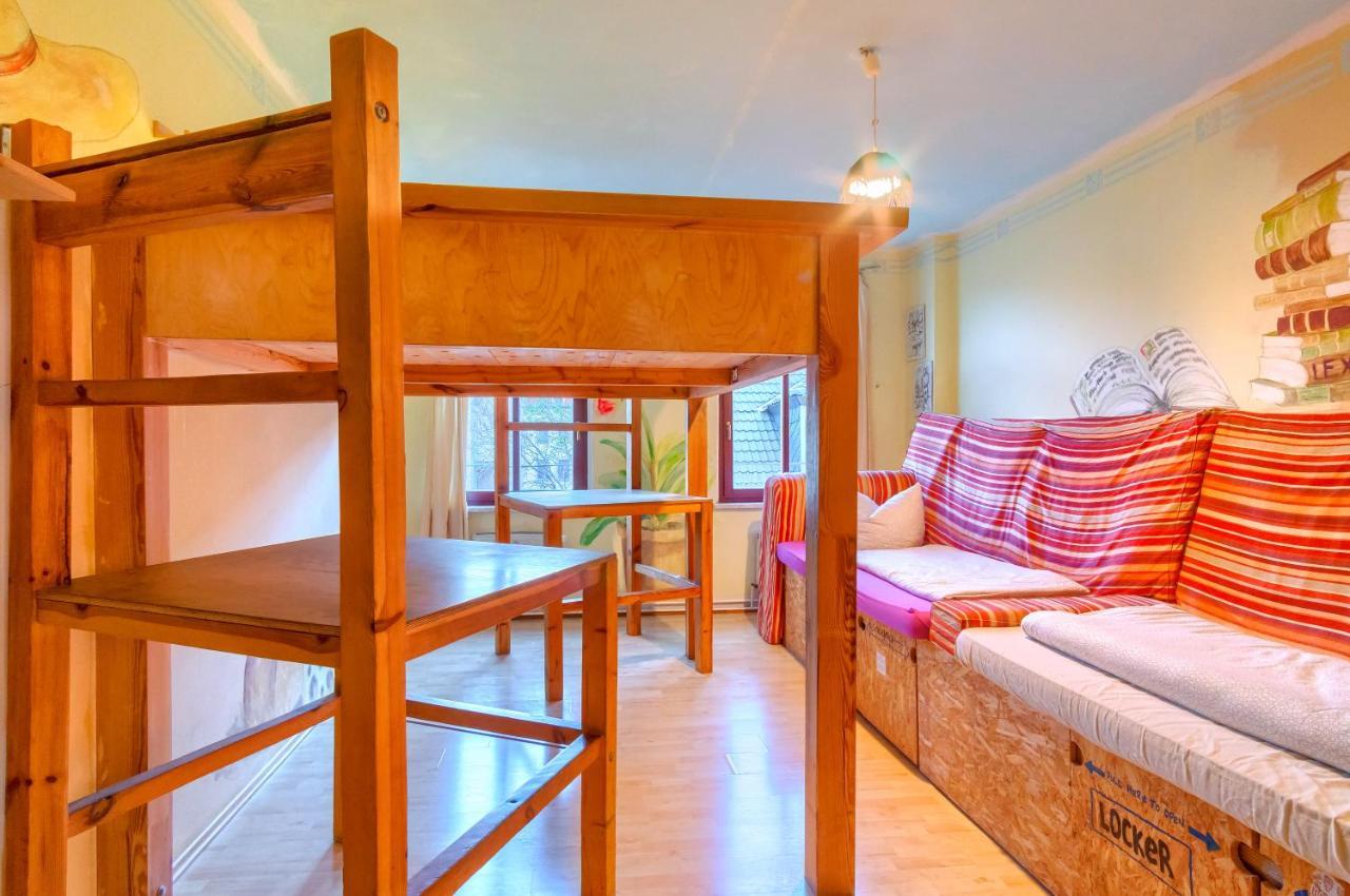 Lollis Hostel